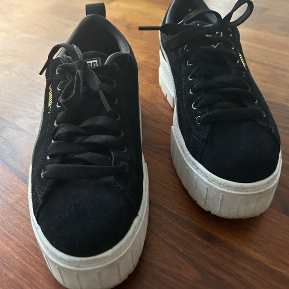 Puma suede platform sneakers - barely worn - Picture 3 of 3